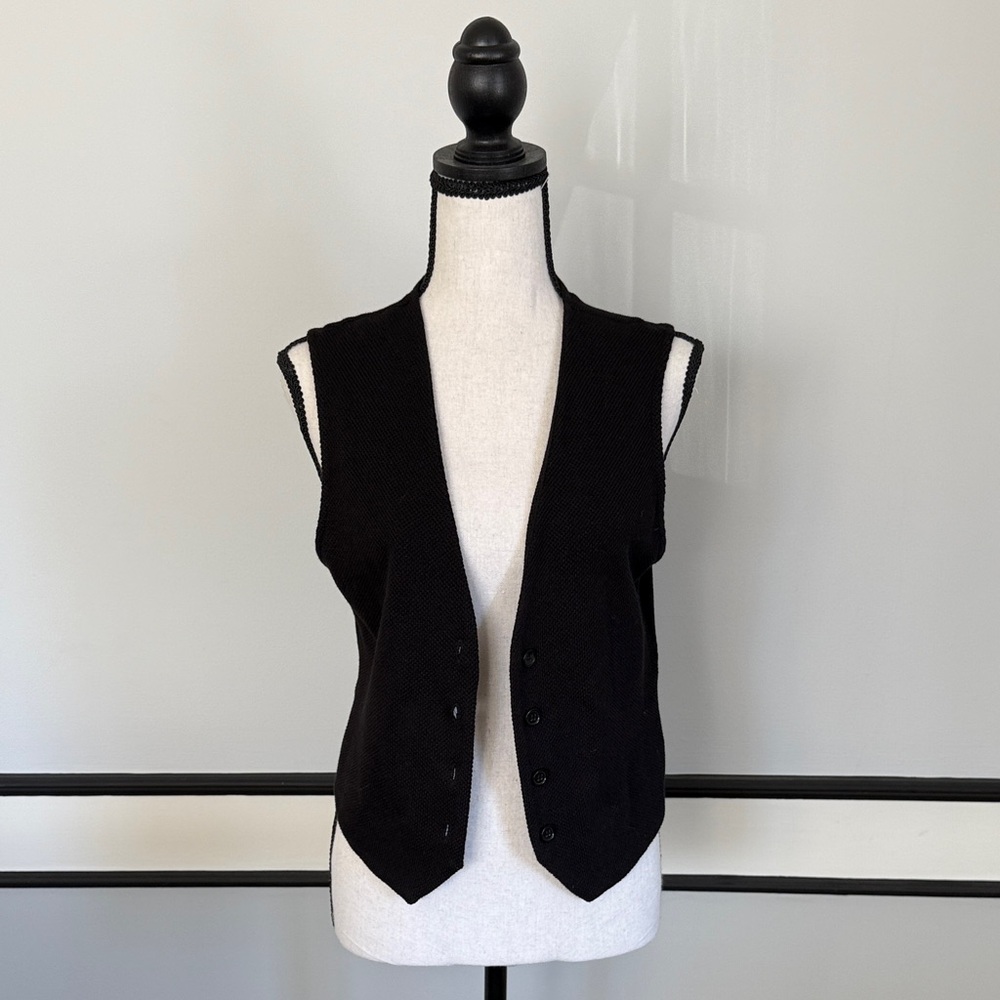 Zara Black Sleeveless Buttoned Vest